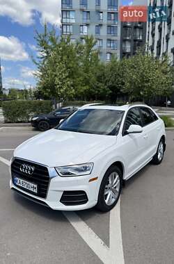 Внедорожник / Кроссовер Audi Q3 2016 в 