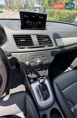 Внедорожник / Кроссовер Audi Q3 2016 в 