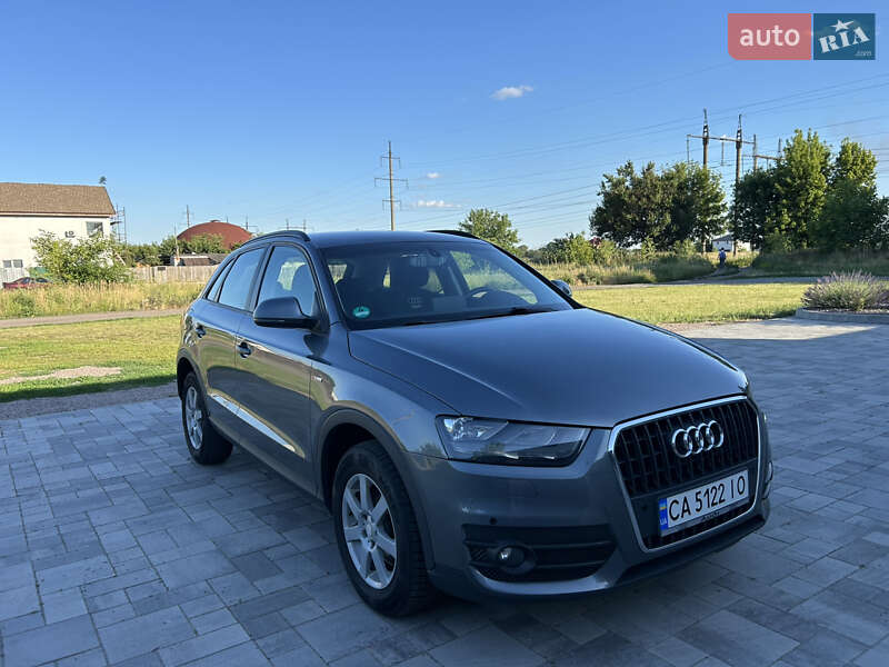 Внедорожник / Кроссовер Audi Q3 2012 в 