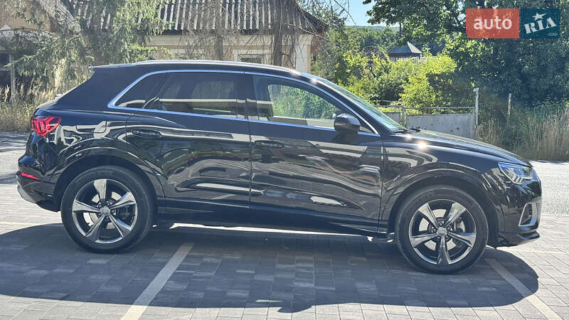 Внедорожник / Кроссовер Audi Q3 2019 в Ужгороде