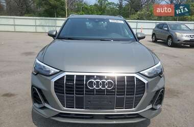 Внедорожник / Кроссовер Audi Q3 2021 в 