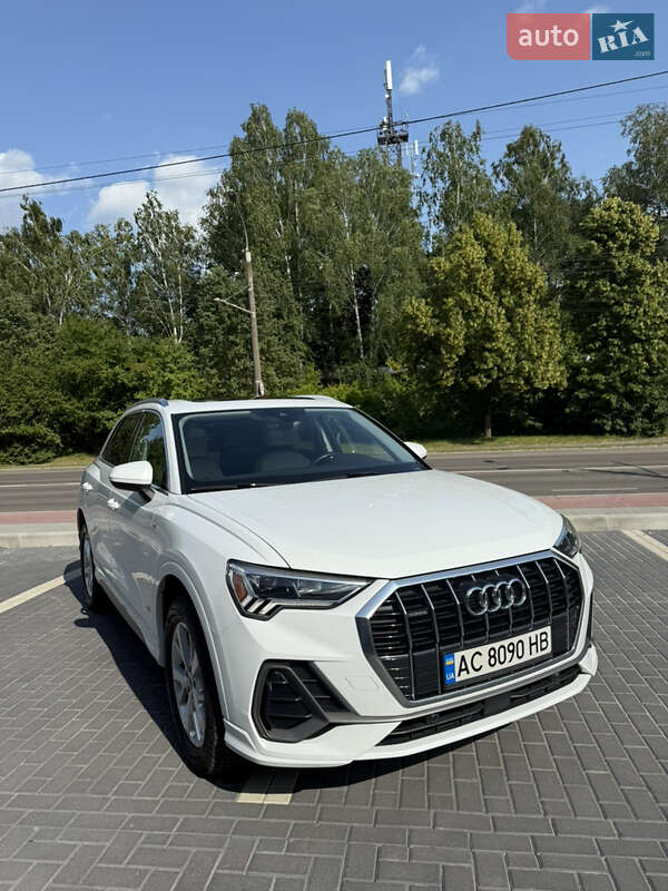 Внедорожник / Кроссовер Audi Q3 2019 в Луцке