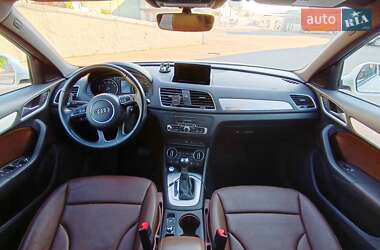 Внедорожник / Кроссовер Audi Q3 2017 в 