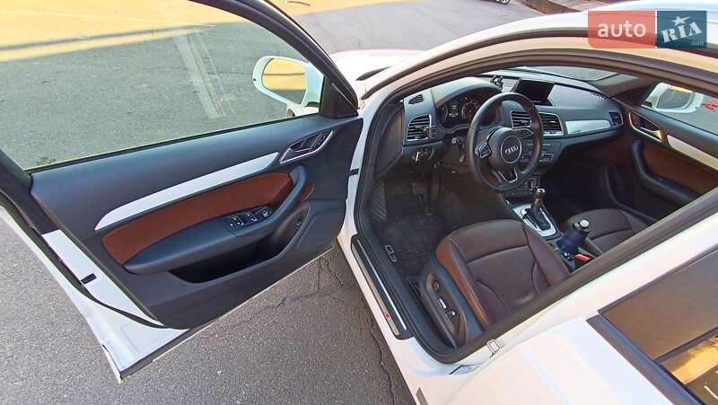 Внедорожник / Кроссовер Audi Q3 2017 в Одессе