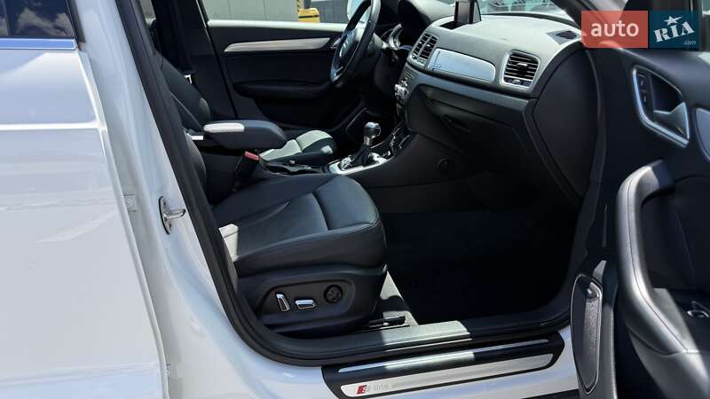 Внедорожник / Кроссовер Audi Q3 2017 в Киеве