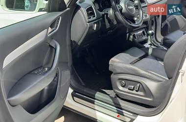 Позашляховик / Кросовер Audi Q3 2017 в 