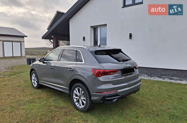 Внедорожник / Кроссовер Audi Q3 2020 в 