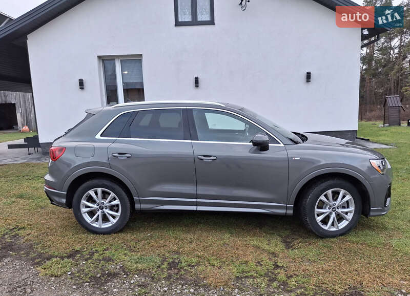 Позашляховик / Кросовер Audi Q3 2020 в Києві
