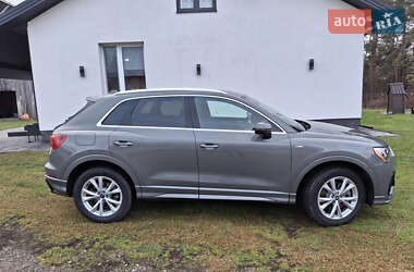 Внедорожник / Кроссовер Audi Q3 2020 в 
