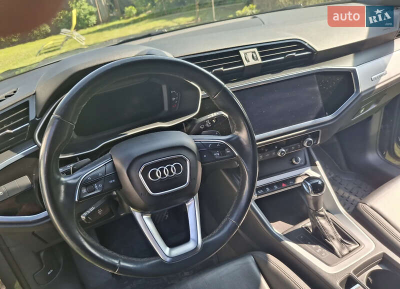 Позашляховик / Кросовер Audi Q3 2020 в Києві