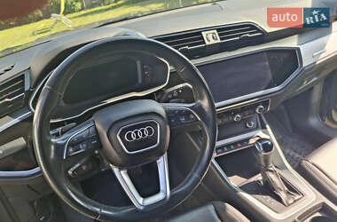 Внедорожник / Кроссовер Audi Q3 2020 в 