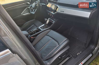 Внедорожник / Кроссовер Audi Q3 2020 в 