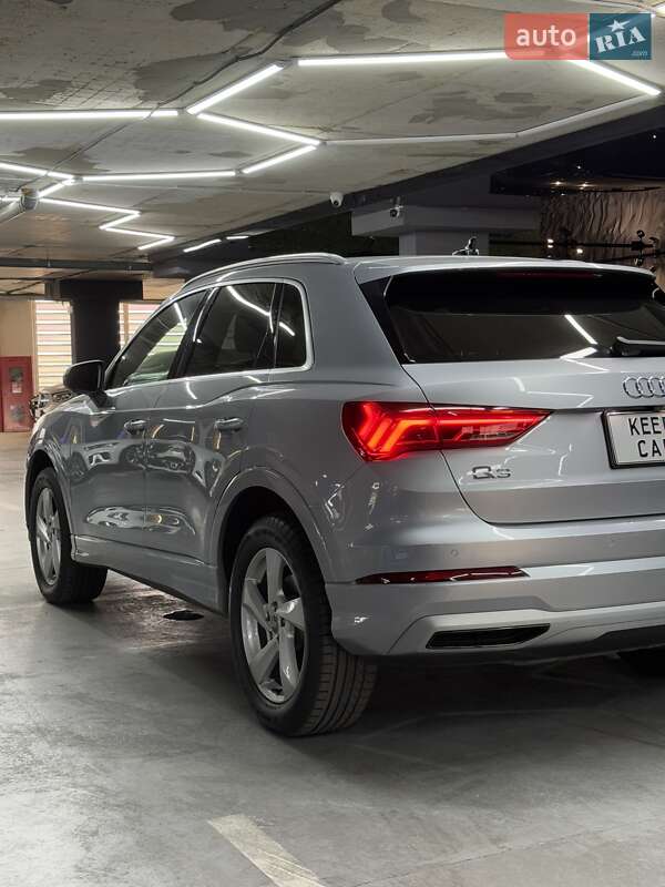 Внедорожник / Кроссовер Audi Q3 2019 в Одессе