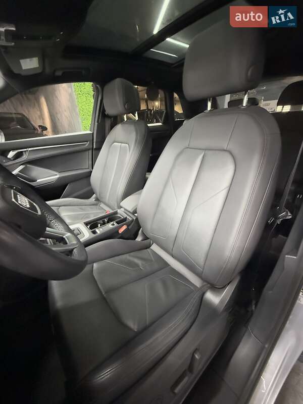 Внедорожник / Кроссовер Audi Q3 2019 в Одессе