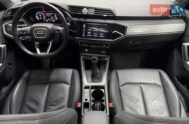 Внедорожник / Кроссовер Audi Q3 2019 в 