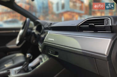 Внедорожник / Кроссовер Audi Q3 2022 в 