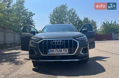 Внедорожник / Кроссовер Audi Q3 2019 в 