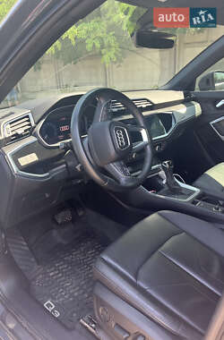 Внедорожник / Кроссовер Audi Q3 2019 в 
