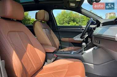 Внедорожник / Кроссовер Audi Q3 2020 в 
