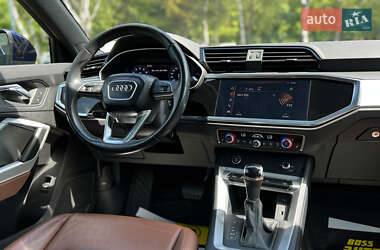 Внедорожник / Кроссовер Audi Q3 2020 в 