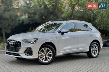 Внедорожник / Кроссовер Audi Q3 2024 в 