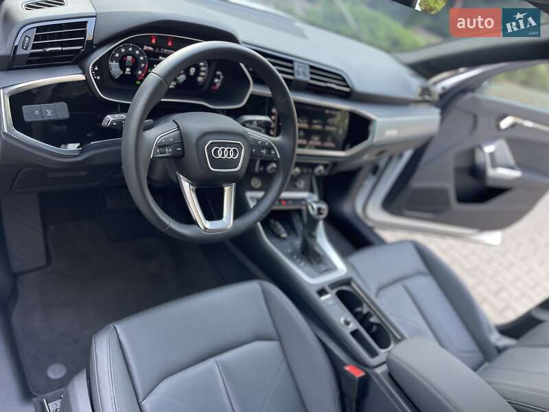 Позашляховик / Кросовер Audi Q3 2024 в Одесі