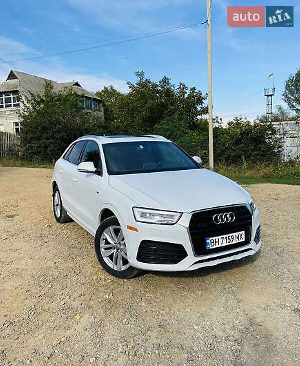 Позашляховик / Кросовер Audi Q3 2017 в Чернівцях