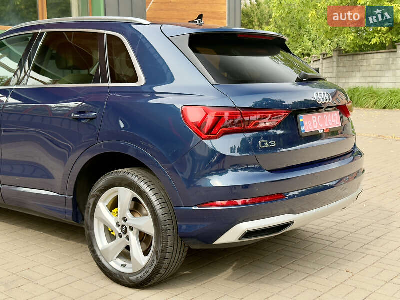 Внедорожник / Кроссовер Audi Q3 2020 в Ровно