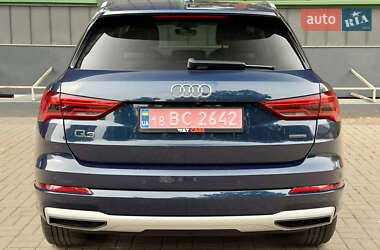 Позашляховик / Кросовер Audi Q3 2020 в 