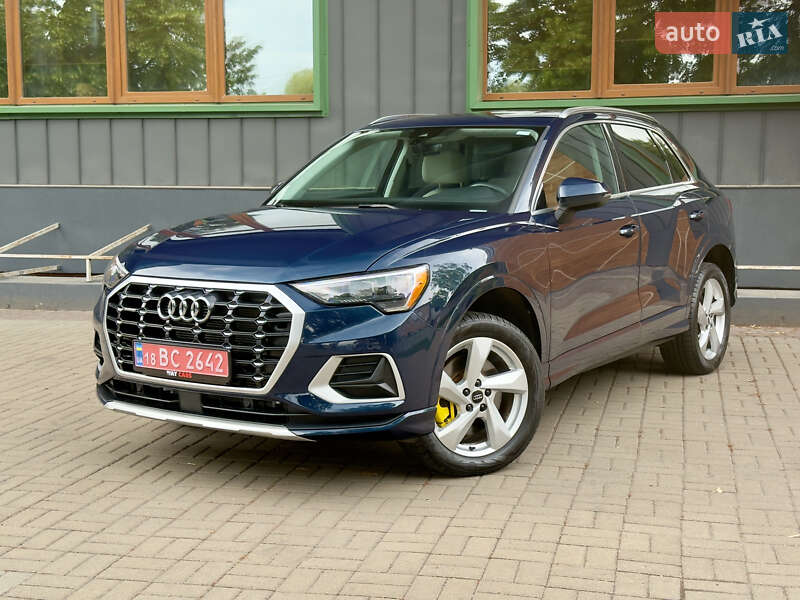 Позашляховик / Кросовер Audi Q3 2020 в 
