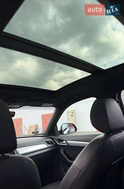 Позашляховик / Кросовер Audi Q3 2016 в 