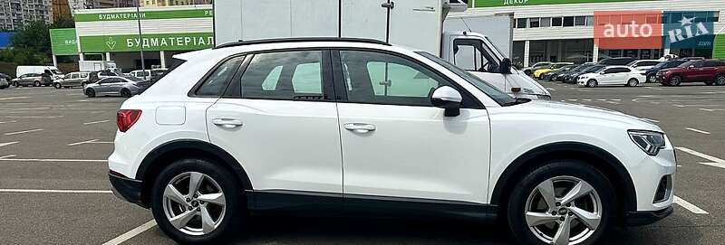 Позашляховик / Кросовер Audi Q3 2020 в Києві