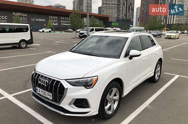 Внедорожник / Кроссовер Audi Q3 2019 в Киеве