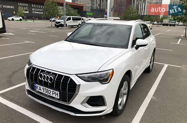Позашляховик / Кросовер Audi Q3 2019 в 