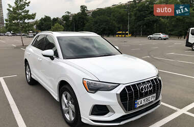 Позашляховик / Кросовер Audi Q3 2019 в 