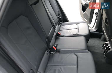 Позашляховик / Кросовер Audi Q3 2019 в 