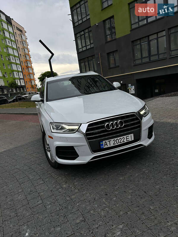 Позашляховик / Кросовер Audi Q3 2016 в Івано-Франківську