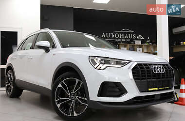 Внедорожник / Кроссовер Audi Q3 2021 в 