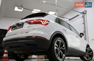 Внедорожник / Кроссовер Audi Q3 2021 в 