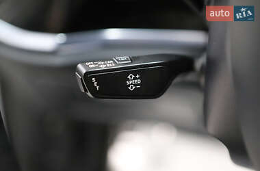 Внедорожник / Кроссовер Audi Q3 2021 в 