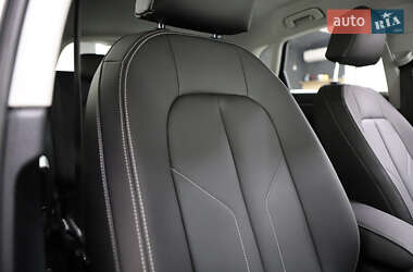 Внедорожник / Кроссовер Audi Q3 2021 в 
