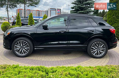Внедорожник / Кроссовер Audi Q3 2021 в 
