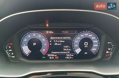 Позашляховик / Кросовер Audi Q3 2021 в 