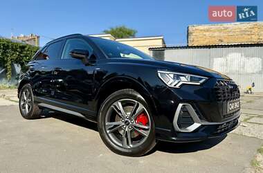 Внедорожник / Кроссовер Audi Q3 2023 в 