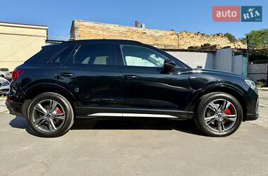 Внедорожник / Кроссовер Audi Q3 2023 в 