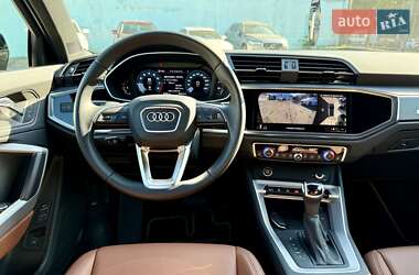 Внедорожник / Кроссовер Audi Q3 2023 в 