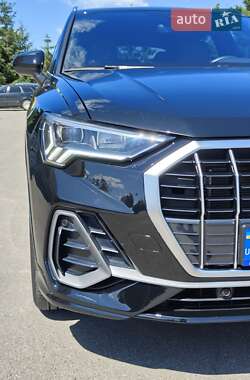 Внедорожник / Кроссовер Audi Q3 2023 в 