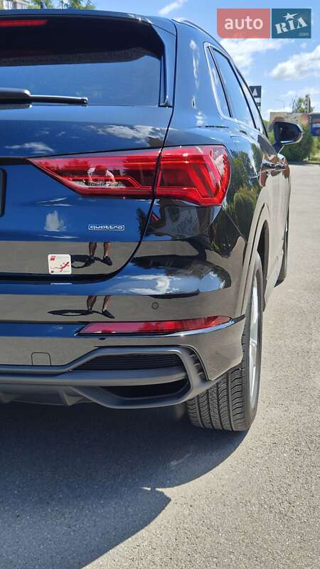 Внедорожник / Кроссовер Audi Q3 2023 в Тернополе