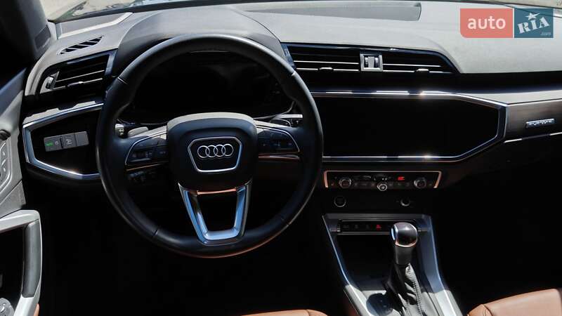 Внедорожник / Кроссовер Audi Q3 2023 в Тернополе