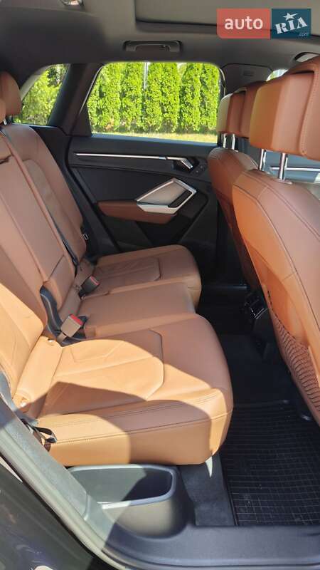 Внедорожник / Кроссовер Audi Q3 2023 в Тернополе